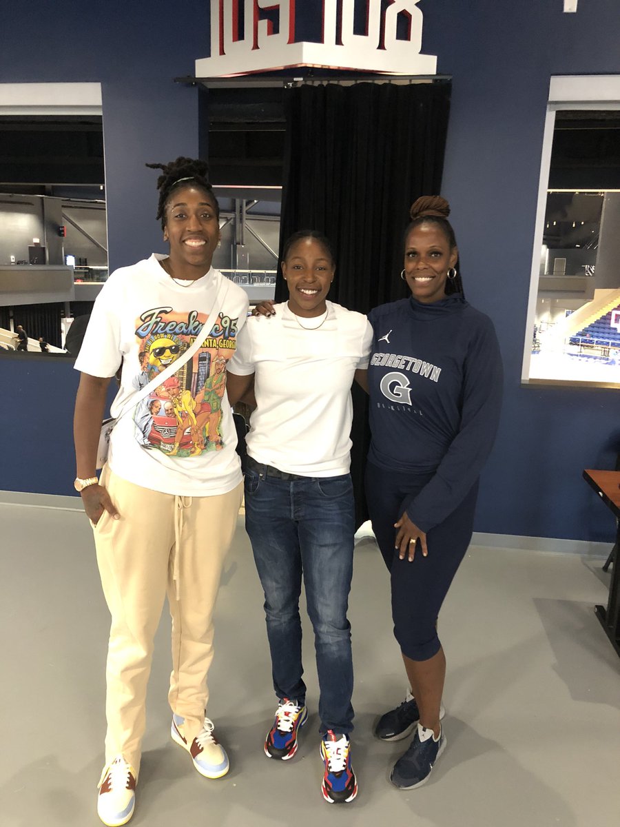 CoachTajama's tweet photo. Ya girl was all smiles yesterday.😀What a special treat for me. Got a chance to see these 2 superstars at the mystics game….all grown up! So proud of their success. Praise God.🙏🏾
#VCUAlums&Family🏀
#InternationalProPlayers
@kvaughn5 @QHollingsworth9 https://t.co/KP6EoVQ5WS