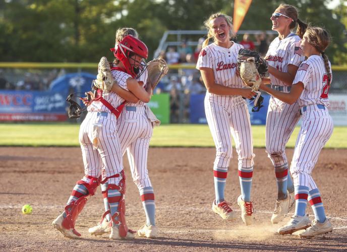 mattcoss78's tweet photo. PREP SOFTBALL: 

North Scott came up empty on several scoring chances Monday. When it mattered in the seventh inning, Sydney Skarich delivered the big hit. 

The recap from North Scott's 2-1 upset over #2 ADM in the 4A state quarterfinals.

https://t.co/uN8AWD6ZMj

#iahssb https://t.co/LptJnLwLAG