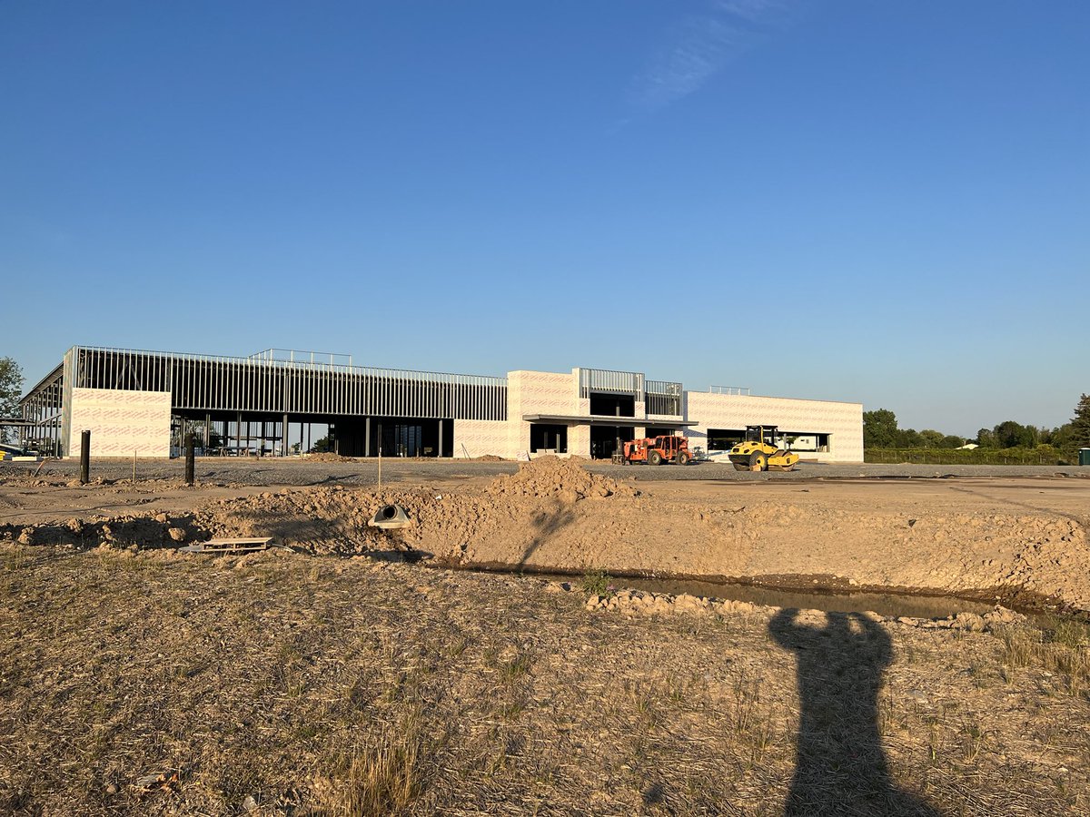 The framing of our newest ⁦<a href="/TMobile/">T-Mobile</a>⁩ Customer Care Center in Rochester, New York! Coming soon to serve our awesome New York state customers!