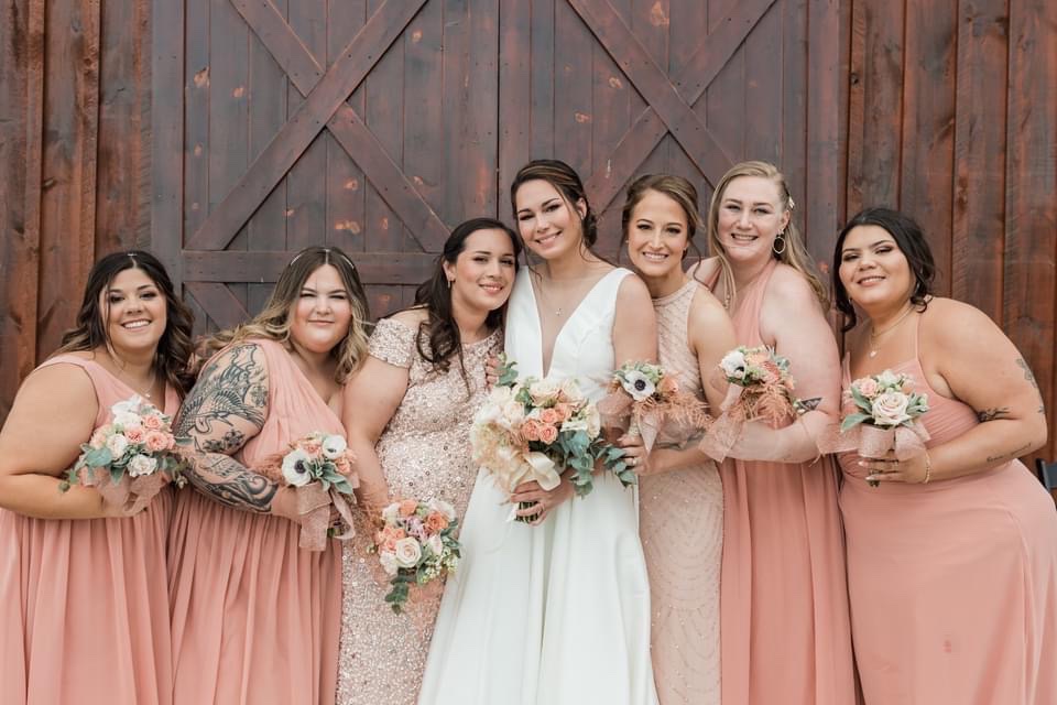 Kayleena07's tweet photo. Got to marry husband 2 months ago with all my best friends standing next to me. Take me back 😭 https://t.co/XFLVqn2mDn