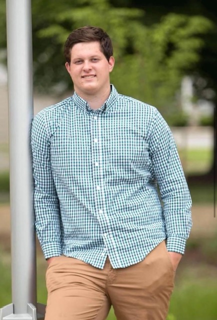 greg_price11's tweet photo. Here's another photo of Elisjsha Dicken, the 22-year-old hero who did what 400 heavily armed officers in Uvalde could not.

He took down the shooter at the Greenwood, Indiana mall with a pistol he was only allowed to have on him bc the state passed Constitutional Carry. https://t.co/RMw5Tm4hnq