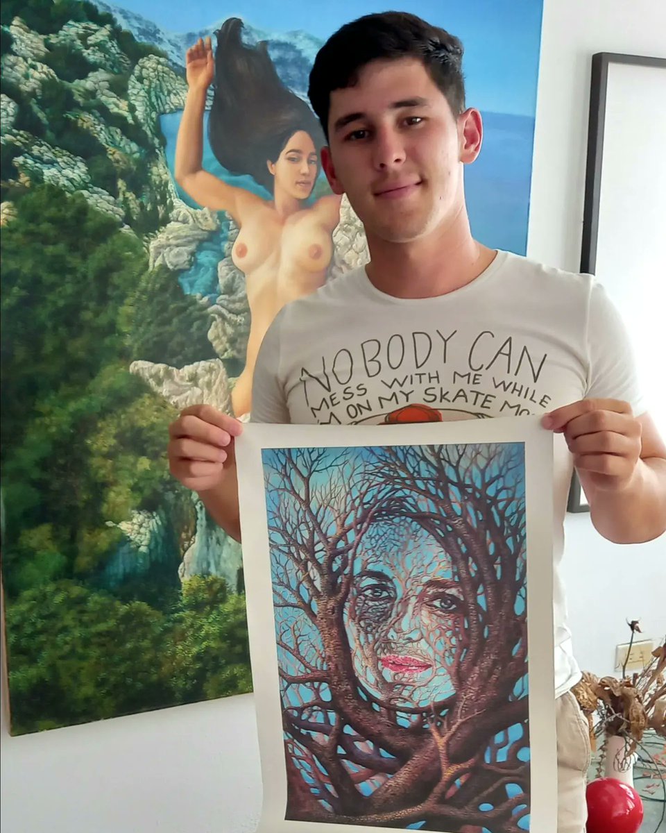 jorge_nazabal's tweet photo. My Son David and his girlfriend Karol with a Print on canvas of my Work: A Whisper of Hope. Acrylic / canvas 47 x 29.3 cm; Ignatius Nazarbal. 2020.
#surrealism #acrylic #print #art #fineart #cubanpainter #IgnacioNazabal https://t.co/3i33kzux0N