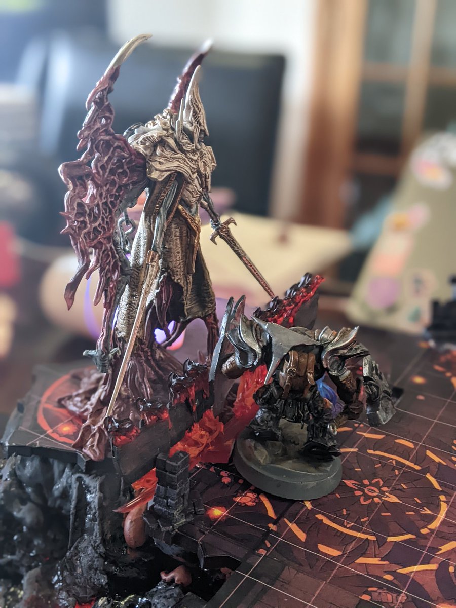 robbpropcosplay's tweet photo. Was such a team effort too - had @clutterfiend taking lead on making custom jackets, another player Shaun painting a full tarot deck of characters from the campaign, @scrapshopprops, @HenchwenchMakes and @PiltoverCC helping with miniatures and terrain, candles from @plane_shift, https://t.co/OKc1ySxIvk