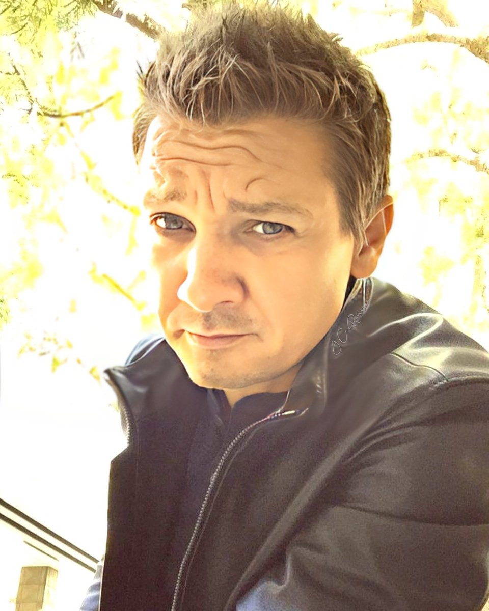 j_c_renners's tweet photo. After a lovely day, I wish you a pleasant evening and night ❤️🙏 @JeremyRenner #JeremyRenner #jeremyrenner #lovelyday #GoodEvening #goodnight #GoodNightTwitterWorld #AlwaysBeYours #niceface #BeHappy #BeSafe https://t.co/yXTRkwe44j