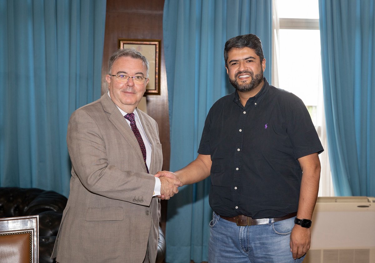 santotomed's tweet photo. El rector Fray Ricardo Torres Castro, O.P. @ricardoopco se reunió con su par de la @upmpleo_ , Guillermo Cisneros Pérez, 👨‍🏫 para hablar de la doble titulación para el programa de Ingeniería en Tecnologías de la Información y las Comunicaciones.

#USTAMED #santoto #santotomedellín https://t.co/B05AdDzSy8