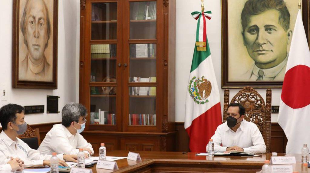 CaiYucatan's tweet photo. con el que fortalecemos la capacidad de atención a los pacientes graves por Coronavirus y otras enfermedades en las Unidades de Cuidados Intensivos de los Hospitales de #Valladolid y el O´Horán.

¡Seguiremos trabajando en equipo por la salud de las familias yucatecas! https://t.co/RwsbETf01I