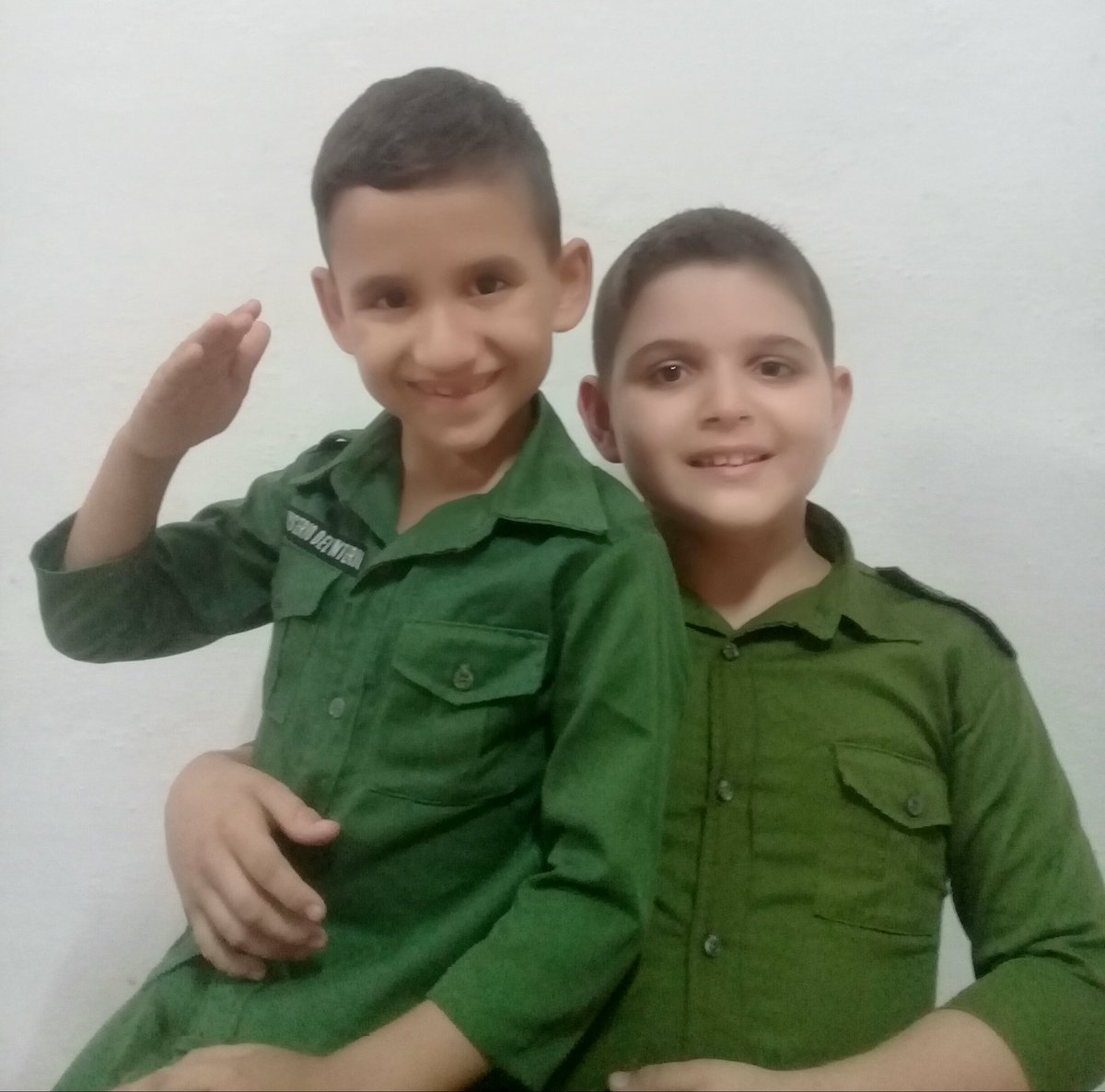 Nelsida58036660's tweet photo. #CubaPorLaPaz Los revolucionarios más pequeños también defienden su Patria y es sonriendo lindos y limpio para ella!!!! #Cuba @dayanara0159 @DiazCanelB @InesMChapman @agnes_becerra @Sara_4100 @CubanaRaquel @LopezLethy1 @contrera_adams https://t.co/6FTUYkJBRl