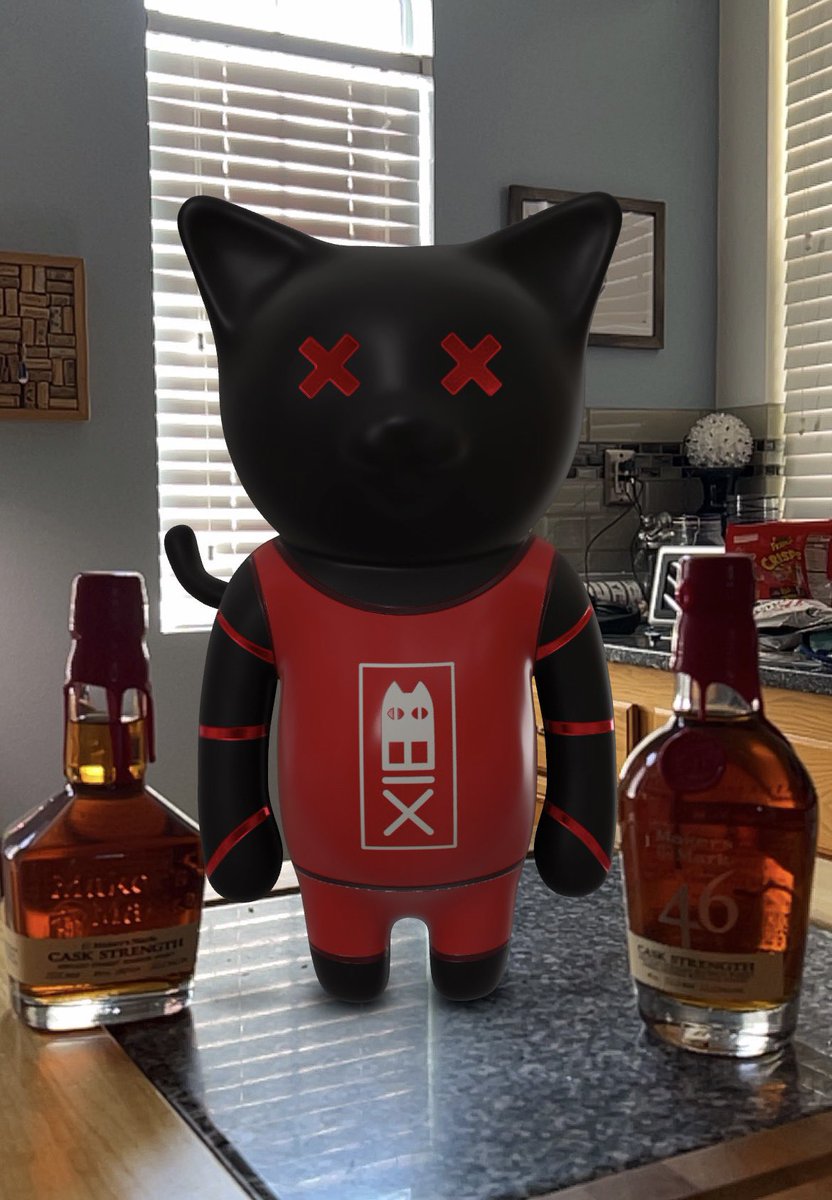 lehman218's tweet photo. I finally got an in home drinking buddy πππ₯ @CatBloxStudios @MakersMark #ArKitty #M3OW #HappyHour https://t.co/AHLTu81qf9