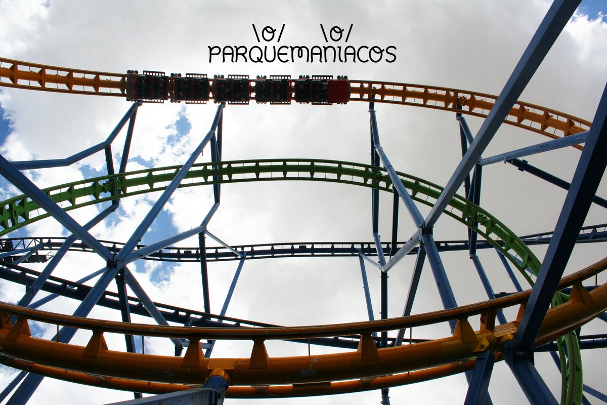 Parquemaniacos's tweet photo. Una oportunidad #PQM.

Cuando @TsunamiCoaster abrió en #IslaSanMarcos en el año 2008, nos invitaron a grabar y forografiar la montaña rusa desde la zona confinada. Aquí se ve el tren circulando por el primer loop justo arriba de nosotos.

\o/ \o/
#FelizLunes #Schwarzkopf #YOLO https://t.co/PTbnNHgi16