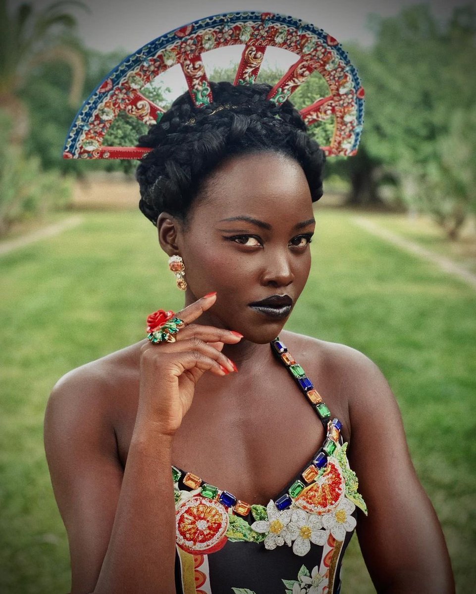 Lupita_Nyongo's tweet photo. Ciao! 🖤
@dolcegabbana #AltaModa @vernonfrancois @micaelaerlanger @nickbarose https://t.co/ecnJENR6kH