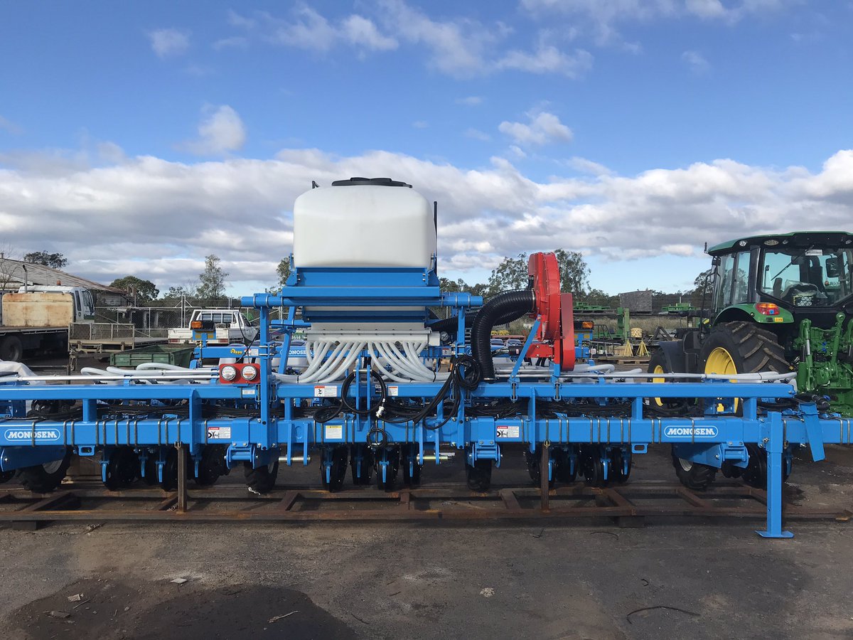 rdovnet_Stephen's tweet photo. 16 row on a rigid bar getting ready to head to its new home. Photo,s don’t do it justice a thing of beauty. 242mm row spacing. Will be used for wheat,cotton, sorghum and beans.@MonosemOfficiel @RDOequipmentAU @VnetPrecisionAg @Compton_Farms 🇦🇺🌱🌽🌾 https://t.co/gbm1rKc87N