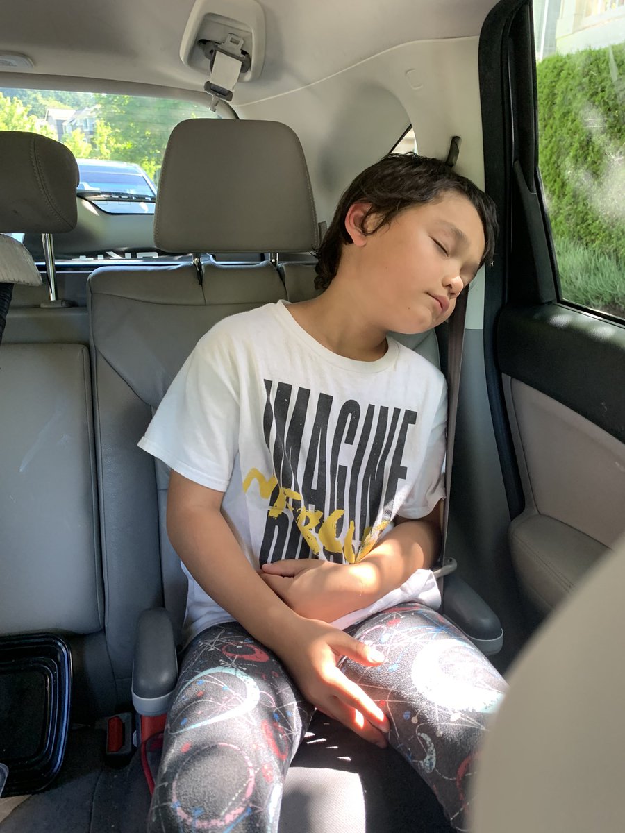 MaileZ's tweet photo. Post hockey camp ๐ด. Gear drying and disinfected! #hockeymom #summercamp #snoking #snoqualmie https://t.co/ricKrPHiZl