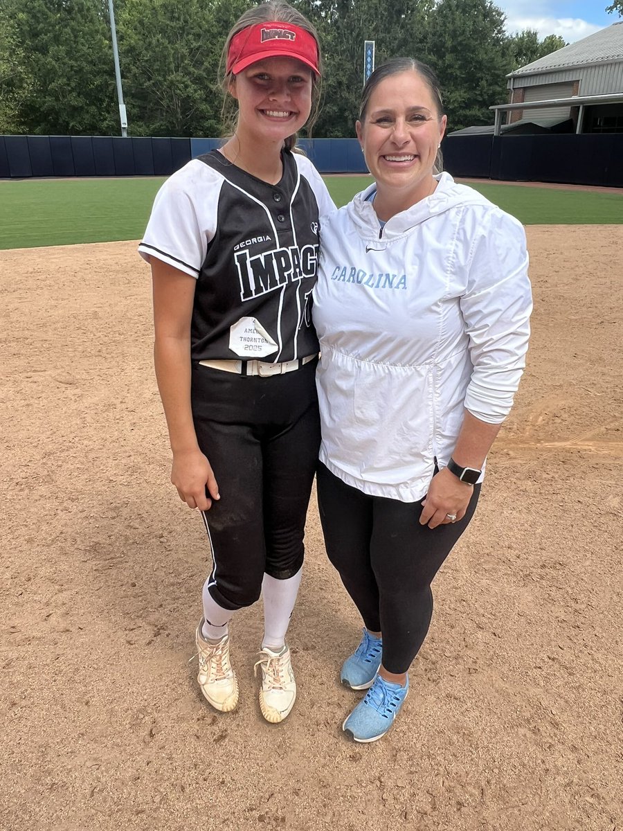 AmeliaThorn10's tweet photo. Thank you so much @UNCsoftball for such an amazing pitching camp today! I learned so much and cannot wait to come back! Thanks to all the coaches for their instruction and feedback. Go Heels!! @UNCCoachPapa @cbarcl2 @prestonlong_20 @ImpactHolcombe @ExtraInningSB @Los_Stuff https://t.co/RRuWVBAjUf