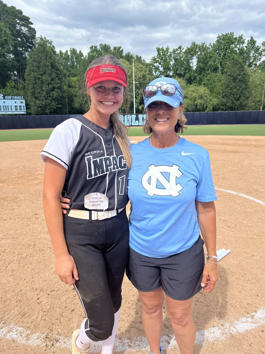 AmeliaThorn10's tweet photo. Thank you so much @UNCsoftball for such an amazing pitching camp today! I learned so much and cannot wait to come back! Thanks to all the coaches for their instruction and feedback. Go Heels!! @UNCCoachPapa @cbarcl2 @prestonlong_20 @ImpactHolcombe @ExtraInningSB @Los_Stuff https://t.co/RRuWVBAjUf