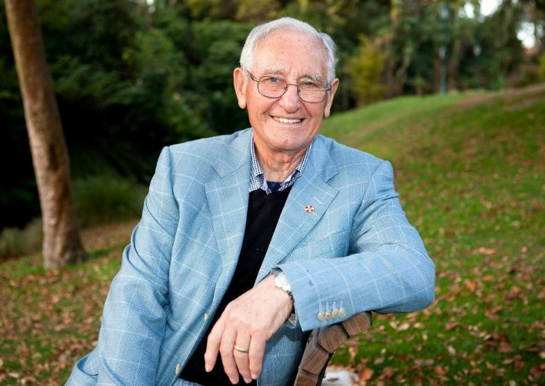 UCNZ's tweet photo. Two UC asteroid hunters extraordinaire have named a space rock they discovered in honour of UC legend Distinguished Professor Roy Kerr, renowned for his influential work in astrophysics, solving Einstein’s theory of relativity. https://t.co/iVUNiJG0YK #UCScience #UCMaths https://t.co/GMiNdMdJNB
