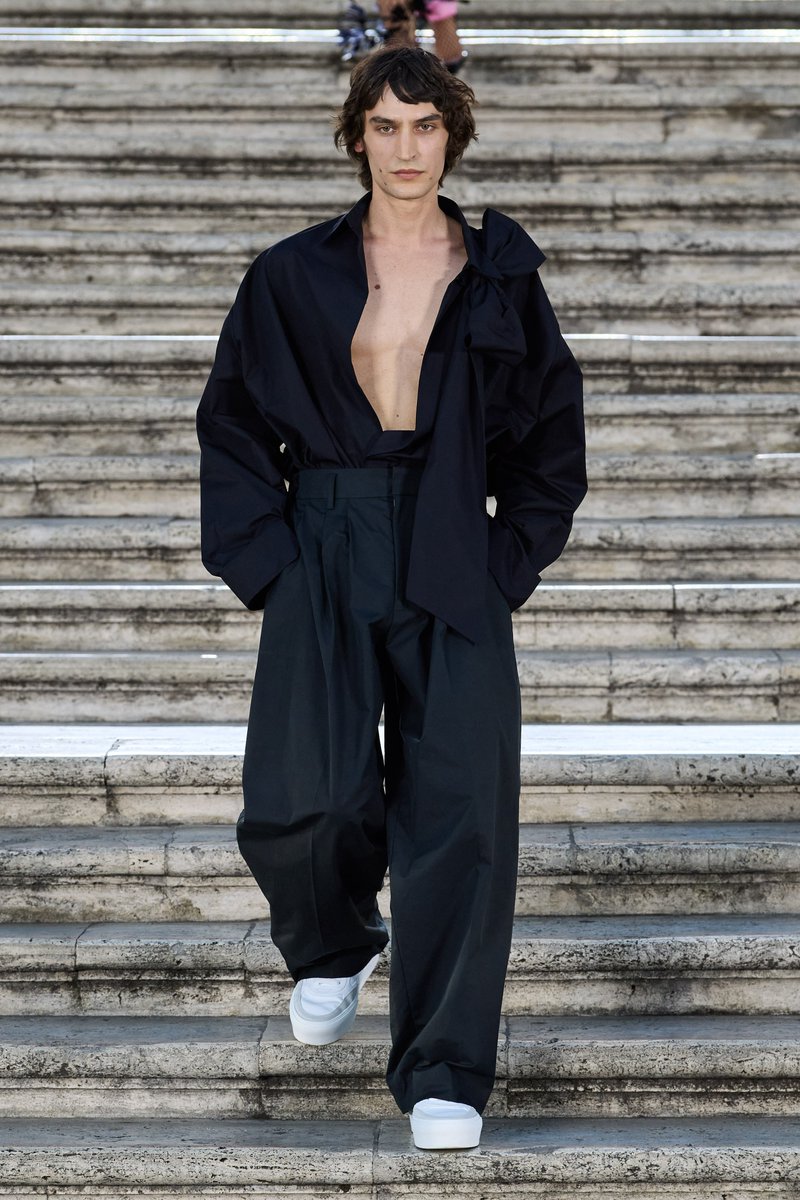 d__ty's tweet photo. Valentino Fall 2022 Couture : Pierpaolo Piccioli
https://t.co/00LbzBJqCI https://t.co/8aIl5F9DxH