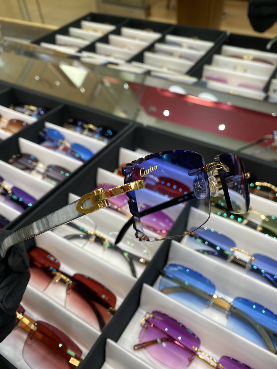 vijan_vision's tweet photo. Having options is great. Cartier White Buff https://t.co/9rcd5va7Gq