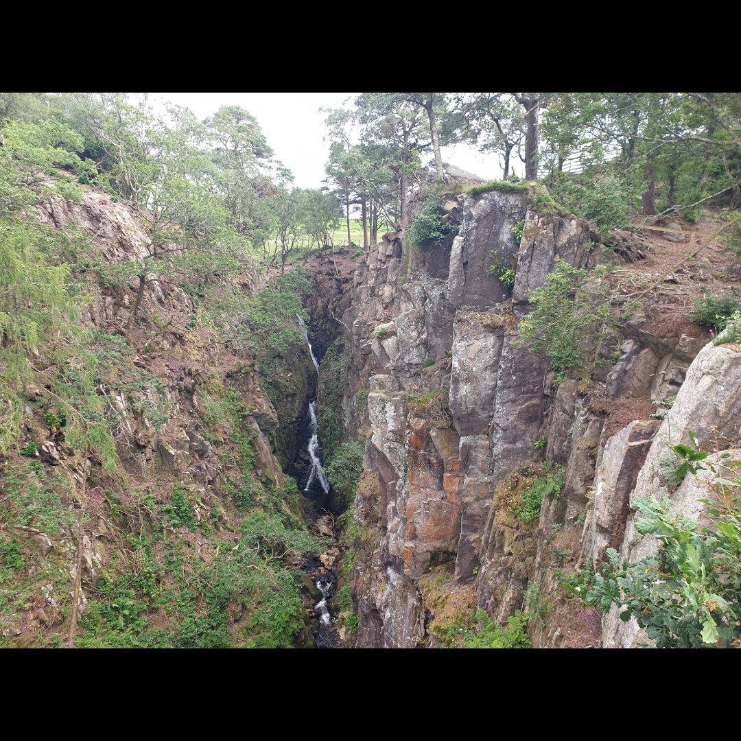 AtulsEarth's tweet photo. Lake District Waterfalls!

1. Aria Force Waterfall. 

2. Stanley Ghyll Waterfall. 

3. Moss Force Waterfall. 

4. View from Moss Force Waterfall. 

#LakeDistrict #Waterfalls #LakeDistrictWaterfalls #AriaForceWaterfall #StanleyGhyllWaterfall #MossForceWaterfall #Countryside https://t.co/SvNJWx9hLg