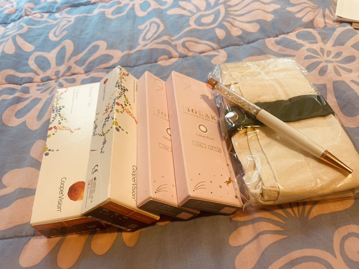 5757eyey's tweet photo. 遂にコンタクトネットで買えたー♡ 一安心。。。ついでにペンとかバック付いてきた嬉し!
#PerfectLens #toronto https://t.co/HXftdP1DV4