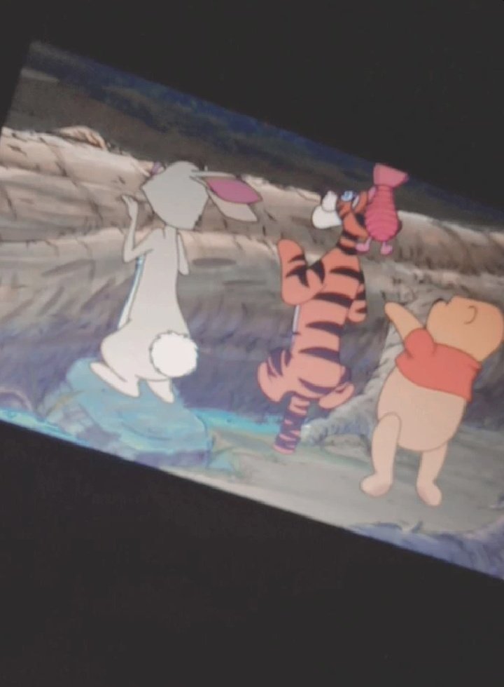 leyendoabook's tweet photo. winnie pooh 🍯🍯 https://t.co/VpCPNjTUHL
