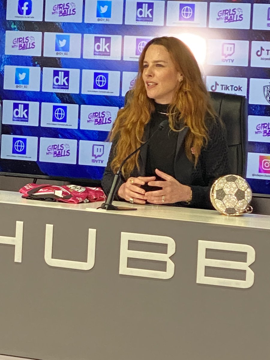 DragonasIDV's tweet photo. Hoy recibimos la visita de Eglantina Zingg fundadora de Goleadoras, fundación que trabaja por el desarrollo del fútbol femenino. Bienvenida a #UnClubDiferente https://t.co/SI53ai96IT
