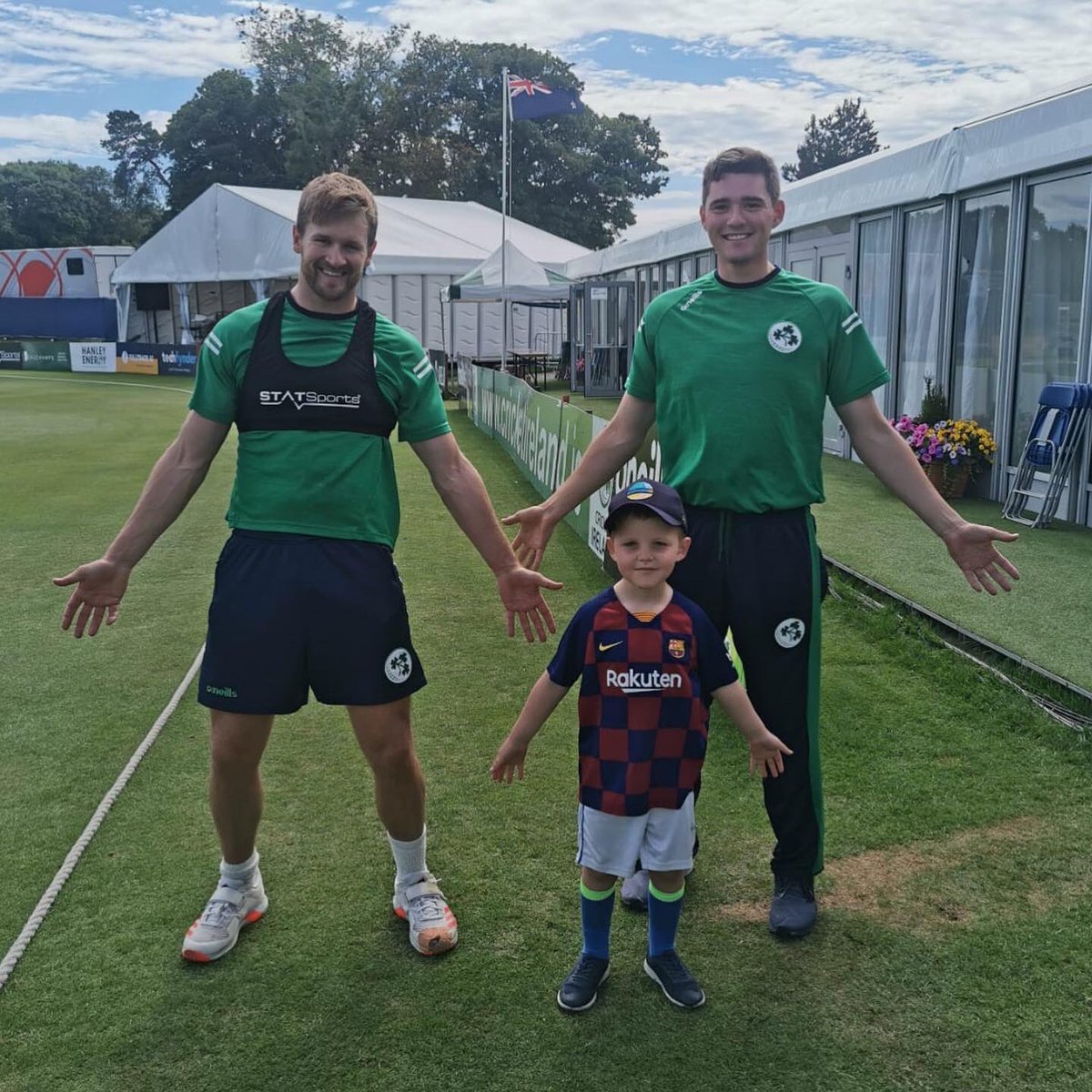 cricketireland's tweet photo. We had a little visitor to training today at @MalahideCC - Cameron (5 years old) didn’t make it to the game yesterday, but today met some Irish stars. Not a bad way to spend the school holidays!

#FutureIrishCricketer ☘️🏏 https://t.co/k4wxBtVoto