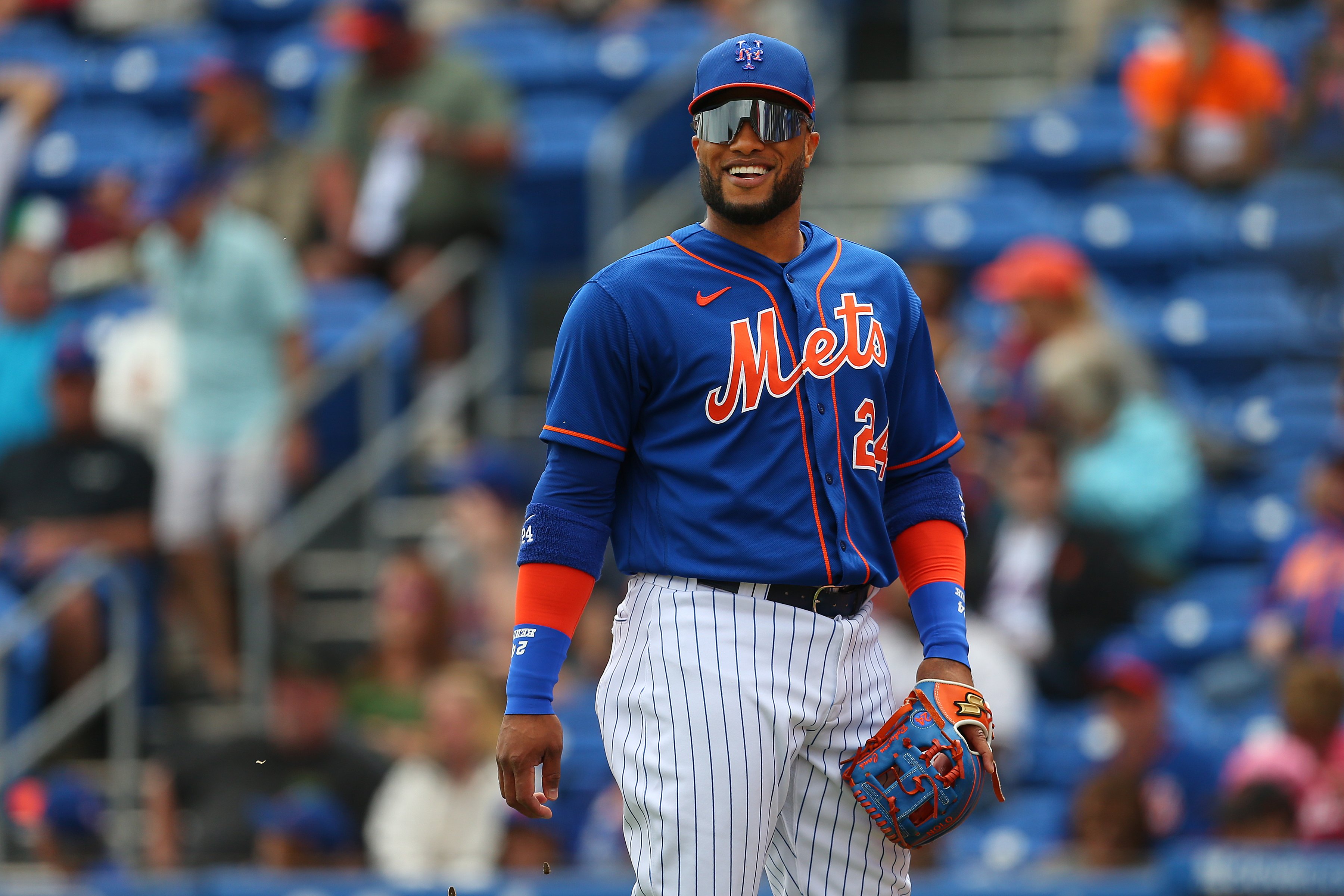 CBS Sports on X: Robinson Cano is set to start for the Braves tonight  against the Mets. Cano was released by the Mets earlier this year, and owe  him close to $20M.