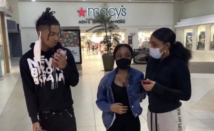 kirawontmiss's tweet photo. youtube went downhill the moment these type of youtubers came out https://t.co/eT2hXWLwbq