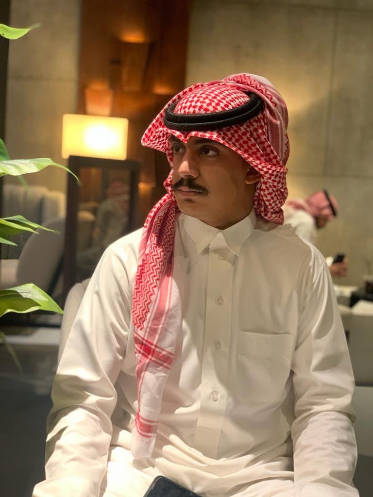 7saatt's tweet photo. أصبر على همك وساير لياليك
منت ألوحيد اللي شكه هم دنياه .
#مساء_الخير #بوح_آخر_الليل https://t.co/br4d1S0x32