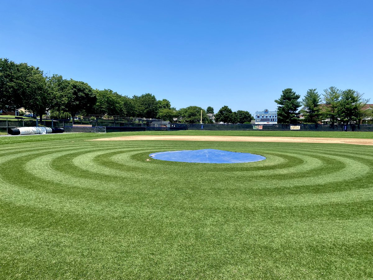 EMUbaseball1's tweet photo. Fall season is right around the corner but we still need to 🔒 up some 2023 players! If you love to compete and want to do it in the best D3 conference in the country + one of the best college towns in the country, our DMs are open. 👀 https://t.co/eojoy6bqf7