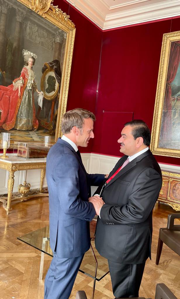 gautam_adani's tweet photo. Fascinating to hear from Prez @EmmanuelMacron at Chateau Versailles. His belief in power of regional democracies and a multipolar world is indeed refreshing. We are honoured to support his global energy transition agenda and India / France cooperation. https://t.co/TxtEC3vfNX