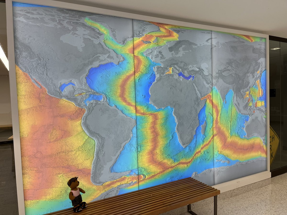 AMSeducation's tweet photo. #CelsiusBear is thrilled to be engaging in @nagtgeo #EarthER22. We’re here participating and learning from others as a part of our K-13 mission to support #EarthScience literacy for all! https://t.co/bY93mkQTH8