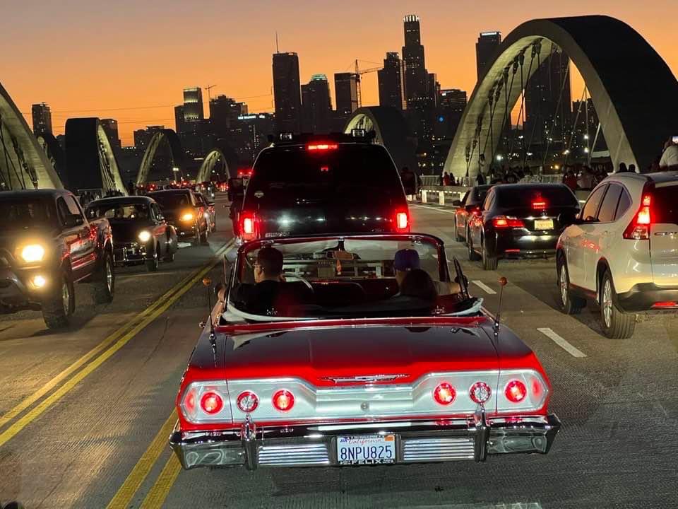 Pigeon872's tweet photo. LA Cruising !! #6thstreetbridge #losangelesbridge #DTLA #I❤️LA #lacruising https://t.co/ycnLPPrwBx