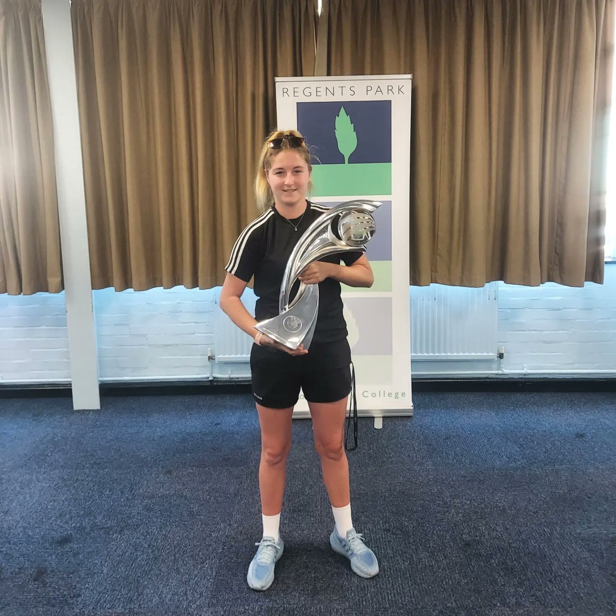 robinson_pe's tweet photo. Was amazing to plan our Women's Euros Day at school &amp; provide an exciting opportunity by getting the @weuro2022 trophy in for our students &amp; staff to see &amp; take pictures with 🏴󠁧󠁢󠁥󠁮󠁧󠁿🏆⚽️ great way to end by going to the Northern Ireland v Austria match too @RegentsParkCC #weuors2022 https://t.co/kxXd6SbHRE
