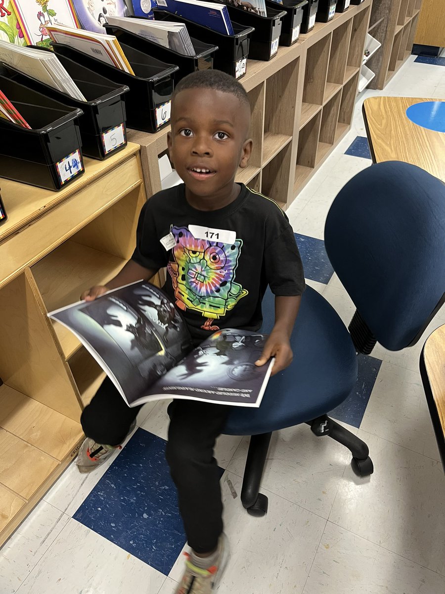 MsReillyKDES's tweet image. First day of summer school in the books! I’m exhausted, but these kids love to read so my teacher heart is happy 💖💖 #pwcssummerschool