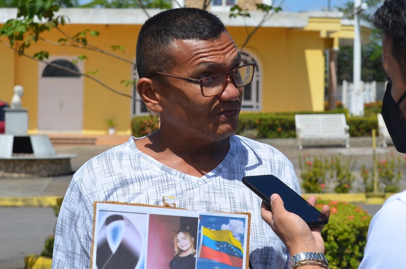 SoyNuevaPrensa's tweet photo. Marwin González: "Enterramos su cuerpo, pero no enterraremos su nombre" - https://t.co/Ew5DjtjFQh

#SoyNuevaPrensa #Guayanesa #Leucemia #MujerTrinidad #TrinidadYTobago #SanFélix #Sucesos https://t.co/dr2SH5u8B7