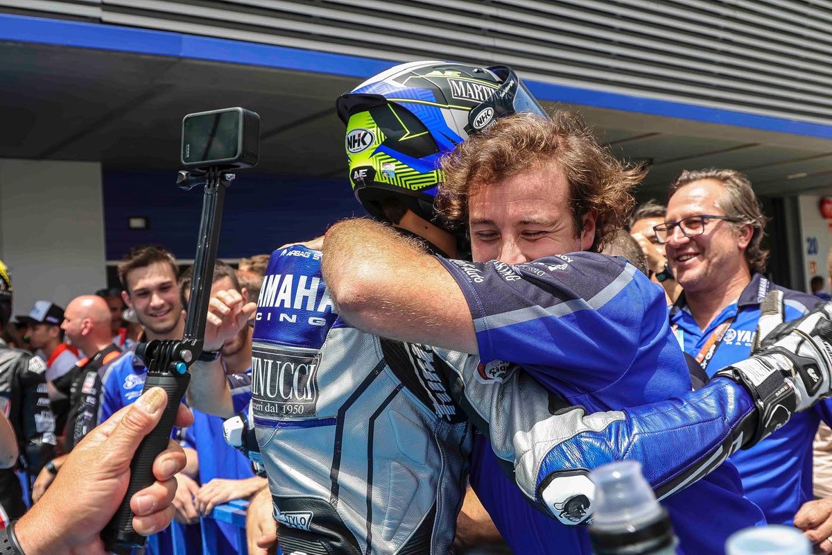 Team_Stylobike's tweet photo. #mondaymotivation with @AEscrig11 🤩

#bluisfast #raceyourflag 

@juniorgp @roadtomotogp @motogp @yamaharacingcom https://t.co/07FmrS9ESK