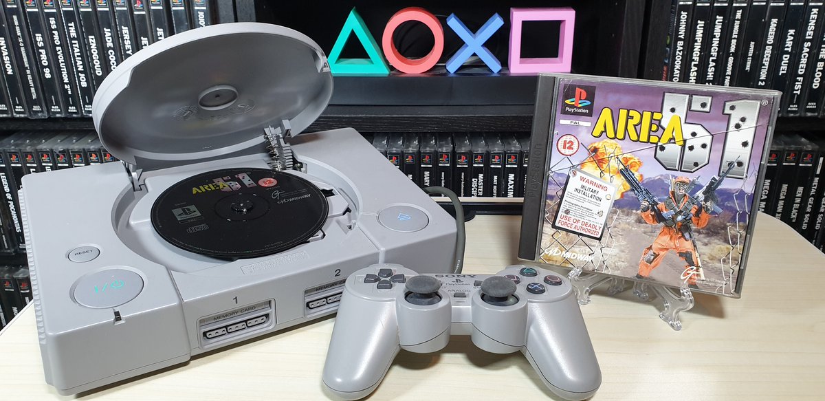 PS1Archive's tweet image. #PS1Archive Mesa Logic&apos;s arcade rail-shooter, Area 51, found its way onto the #PS1! As you can imagine, it involves killing aliens that have overrun the military base. Not quite Time Crisis, but still entertaining 🙂 #PSX #PlayStation #RetroGames #GamersUnite