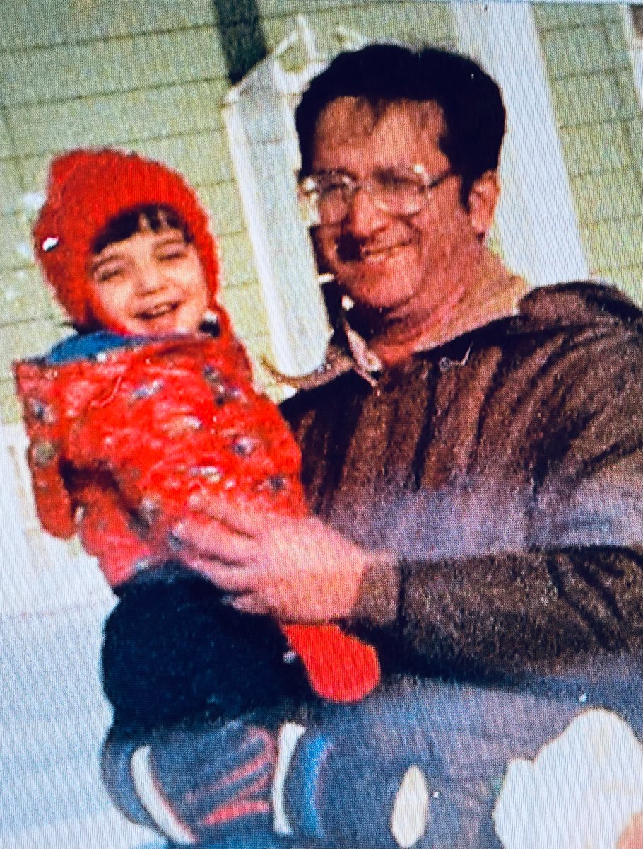 freeadnansyed's tweet image. Abbu saw Adnan yesterday for 1hr. Asked him for a hug at the end of the visit. Adnan told him that the prison doesn’t allow it b/c of COVID rstrctns. Not sure if Abbu will ever get to embrace him in this life, hopefully Abbu has something to look fwd to in the nxt inshaAllah ❤️‍🩹