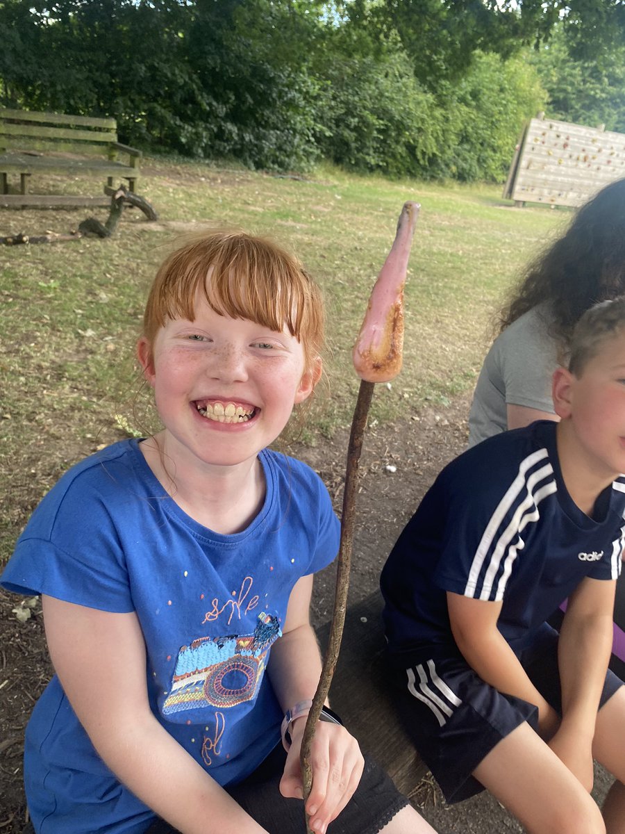 RileyMoorfield's tweet photo. Toasting our marshmallows 😋😋 https://t.co/R1VgJir2Jj