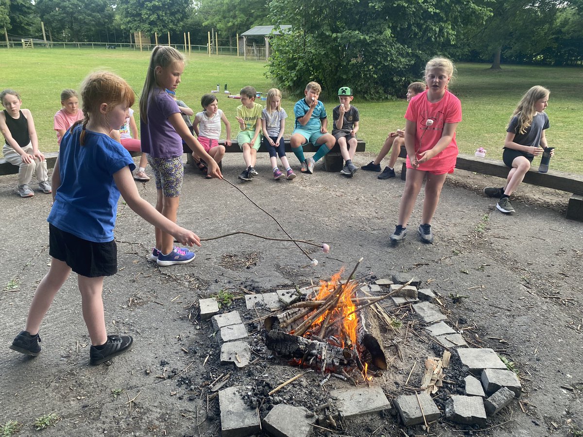 RileyMoorfield's tweet photo. Toasting our marshmallows 😋😋 https://t.co/6zFgoPycps