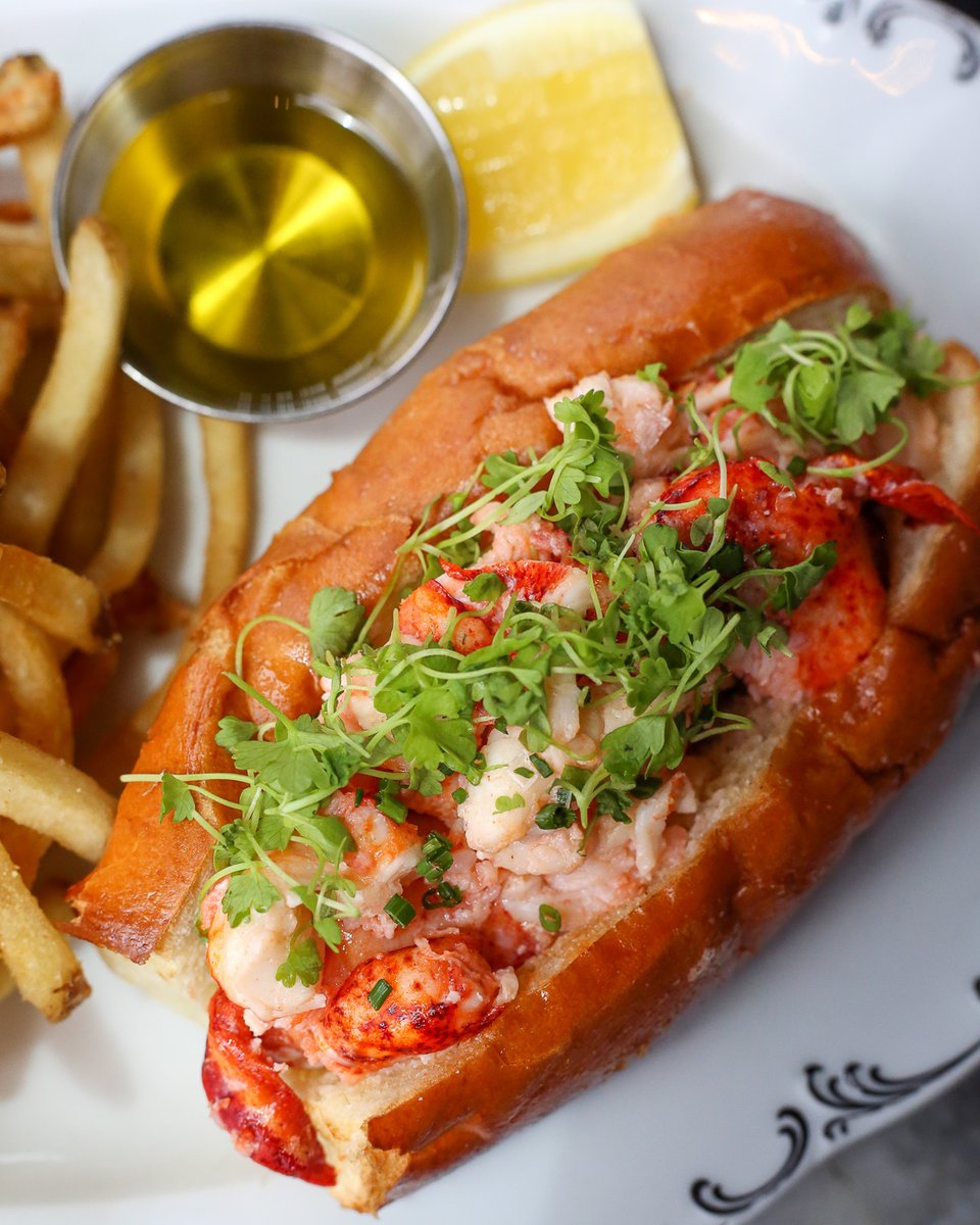 LochBar's tweet photo. Nothing in life a lobster roll can't fix 🦞 https://t.co/WENa2hYt3y