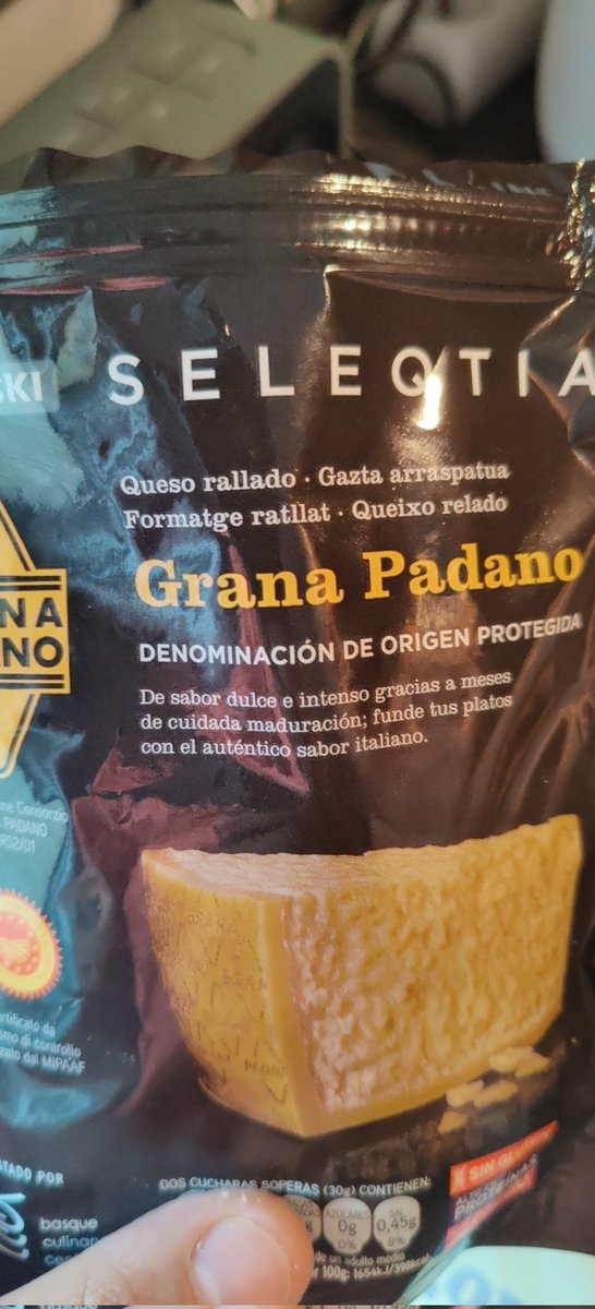 borisnogales's tweet photo. Creemos que sería más fácil de entender si pusierais queso en polvo @EROSKI https://t.co/um8JBZ4Nu5
