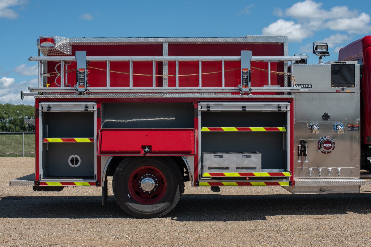 Seahawk_Service's tweet image. Sea Hawk had the privilege of delivering this new Acres Vortex Pumper to the Community of O-Pipon-Na-Piwin First Nation in Northern Manitoba. 
Thank you for your trust in Acres and Sea Hawk.