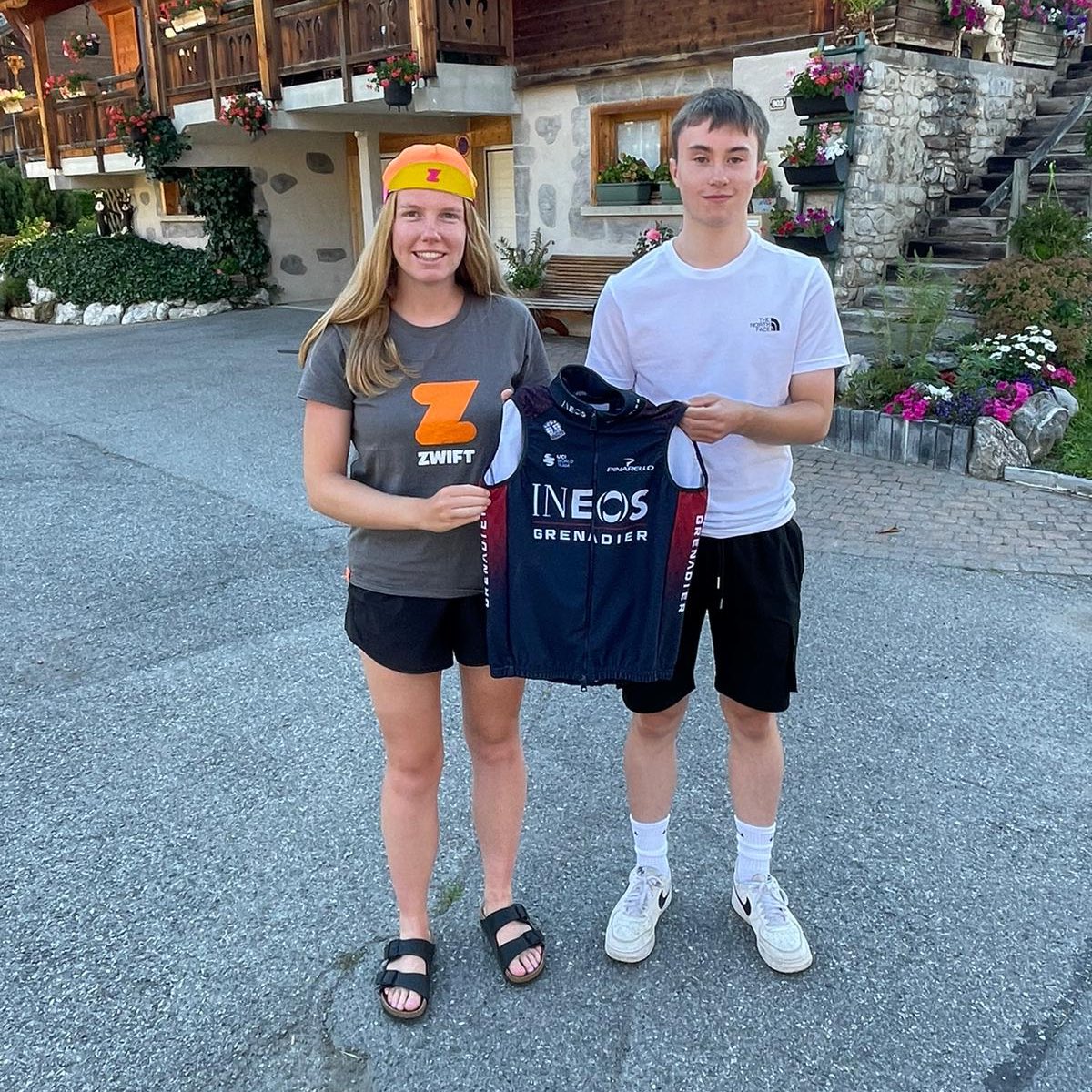 GeraintThomas86's tweet image. The gilet’s been passed from Elly to Freddie… and I even got to see it again today 🤣 Hello old friend. Now it heads off to the Alps. Apparently it’ll be on Beefeater Bend up Alpe d’Huez @tdfbeefeaters 👀 #wheresGsgilet #Glayrelay