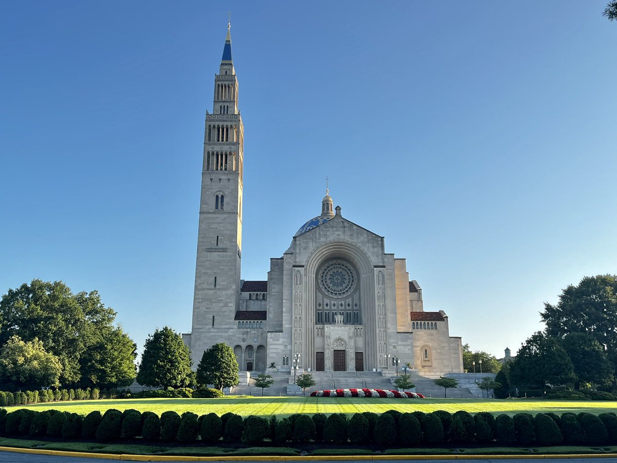 OfficialNotDr's tweet photo. Excited for the @CathLibEd National Conference at @CatholicUniv
Also got to visit @DominicanaDHS for mass and lauds. https://t.co/Hq2a0cX9za