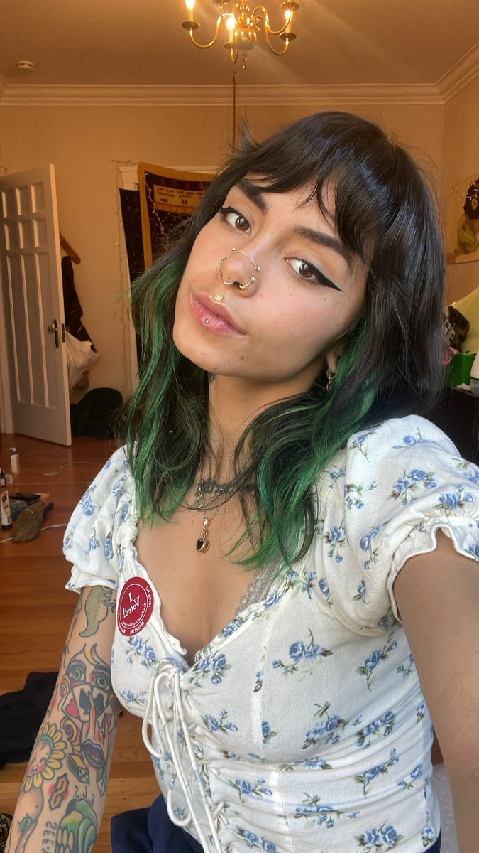 grnbean69's tweet photo. birth week selphies :) https://t.co/lxVv4YA750