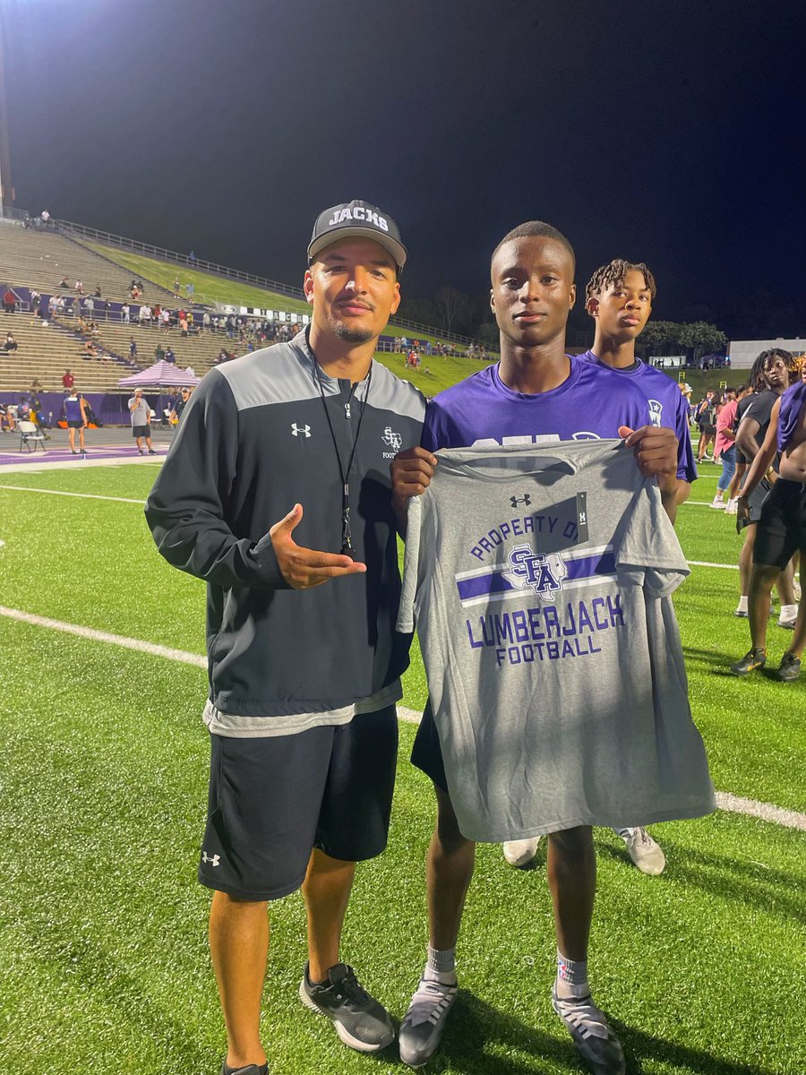 DA_carmouche's tweet photo. Had a amazing time yesterday night at the @SFA_Football camp love the campusโs and I had a amazing unofficial visit @CoachCarthel @DBCoachWhite @TDGSKILLZ @CoachNikNelson @Coach_DeLay @CamSanders14 #DBMVP https://t.co/JwNZynUIxr