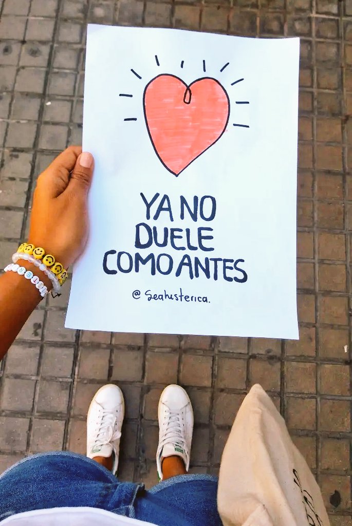 marizapatt's tweet photo. Tenía que dejar estás intervenciones en esta ciudad Hermosa que me ha dado tanto y donde logré encontrar la paz que creí ya no iba a tener en mi corazón
 ❤️✍️✨ Que chimba Barcelona. https://t.co/Rpk08EzKLz