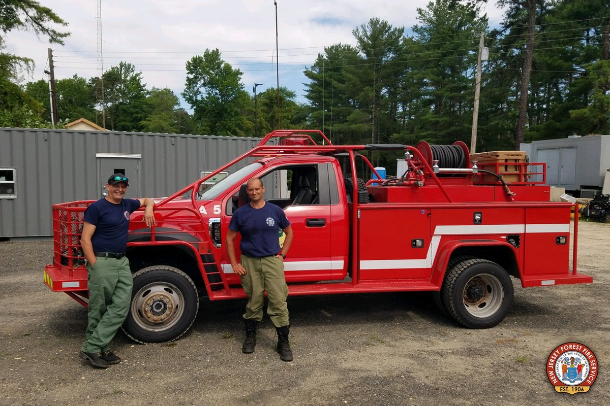 njdepforestfire's tweet image. This weekend, New Jersey Forest Fire Service deployed resources to Texas to assist the Texas A&amp;amp;M Forest Service with wildfire suppression throughout the state.
 
Currently, one Type 6 engine (pictured here), one Type 4 engine, and five staff members have been deployed.